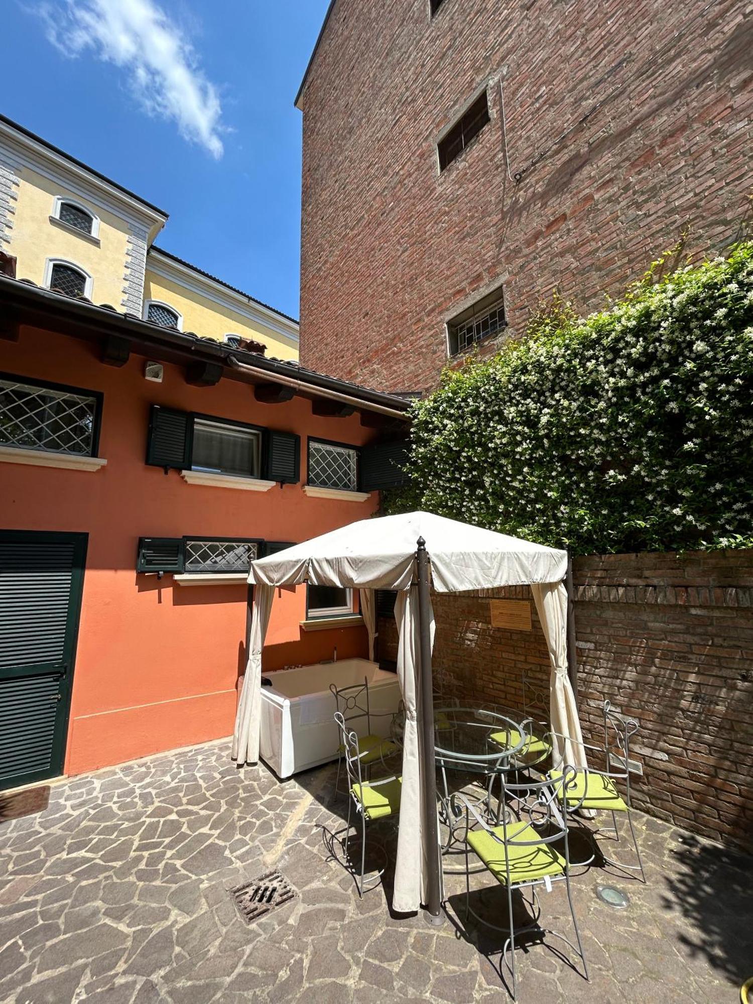 Isaia Garden -Private Garden Spa Bath Bolognarooms Ngoại thất bức ảnh