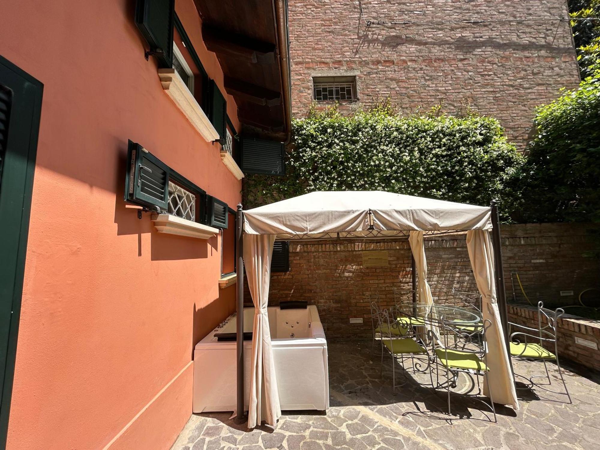 Isaia Garden -Private Garden Spa Bath Bolognarooms Ngoại thất bức ảnh